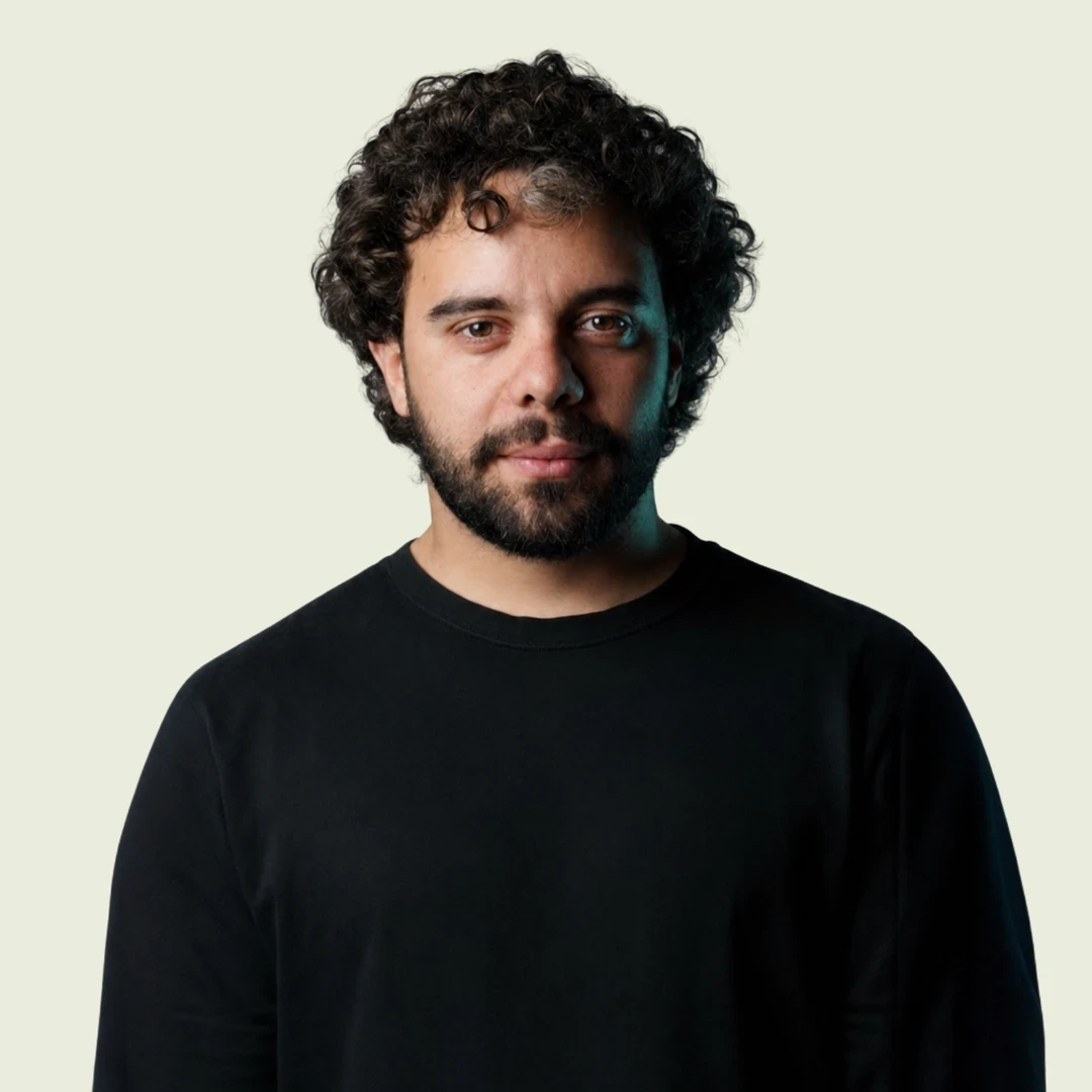 Roberto R.